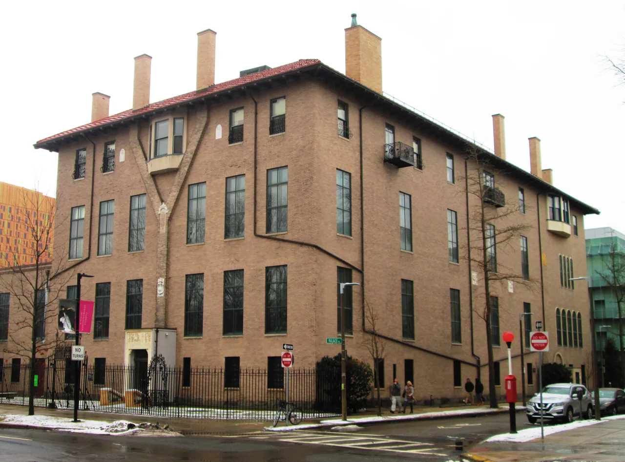 The original building of the Isabella Stewart Gardner Museum -- called "Fenway Court" when Gardner was alive -- is one of the two buildings of the museum. Located on the Fenway, it was built in 1902 and was designed by Willard T. Sears.