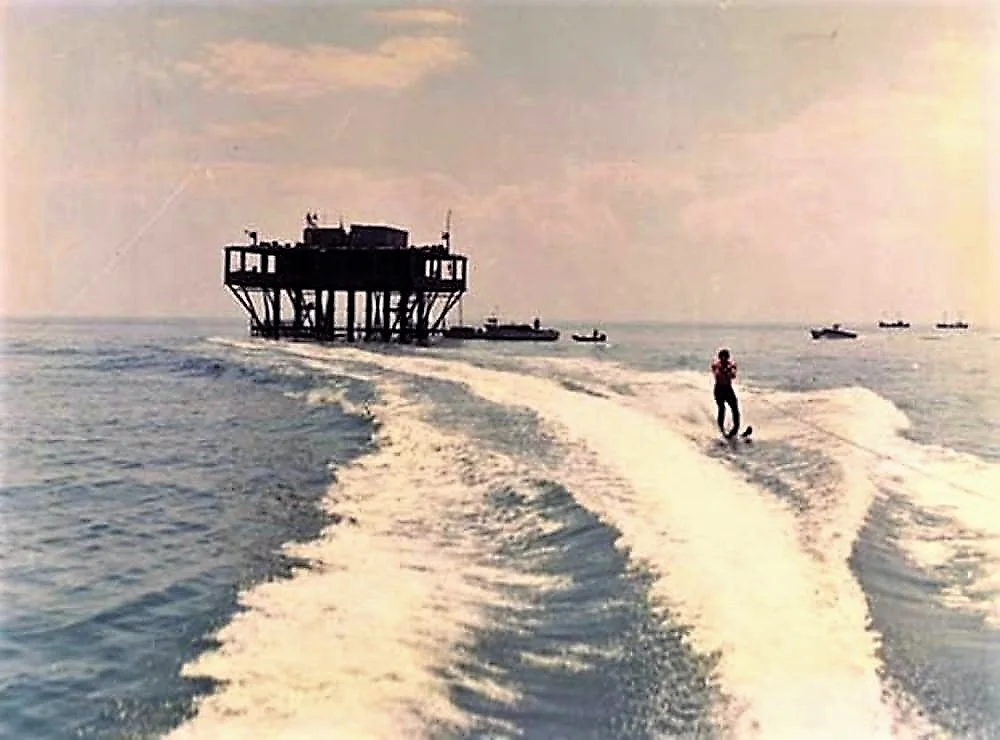 L'Isola delle Rose (Rimini)
