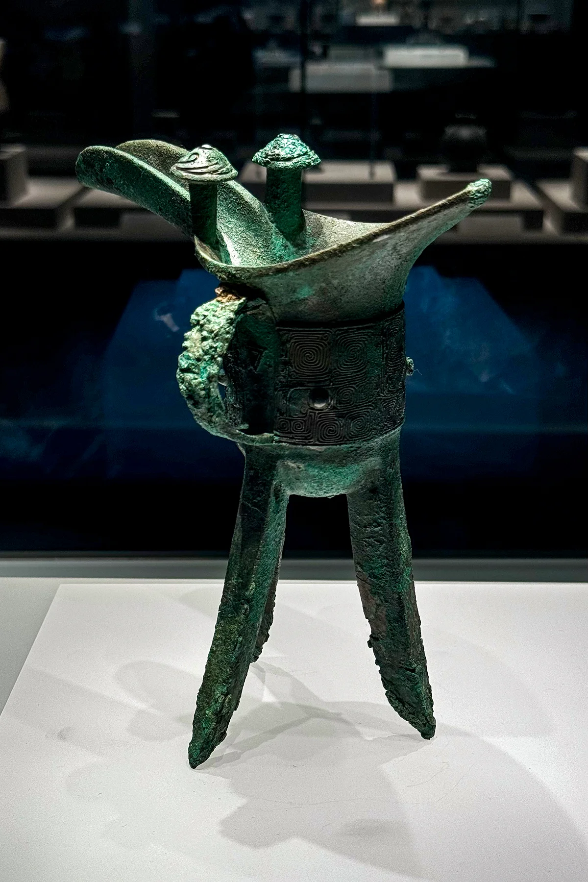 Hangzhou Liangzhu Museum "Dongyi Huacai" Dawenkou Culture and Longshan Culture Special Exhibition —— Jade jewelry, Shang dynasty period (1600-1046 BCE), unearthed in Daxinzhuang, Jinan, Shandong University Museum.
Reference: "Jade Figure Head:Shang Dynasty(B.C.1600- B.C.1046, Excavated from Daxinzhuang Site, Jinan, Shandong." (Shandong University)